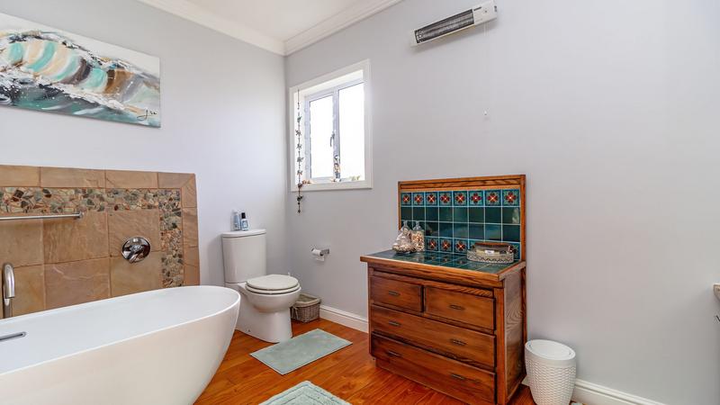 5 Bedroom Property for Sale in Southern Cross Western Cape